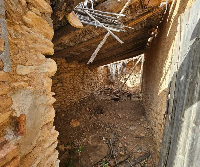 Finca Rústica de 6,5 hectáreas, plana, con casa de campo de 150 M2 — 6
