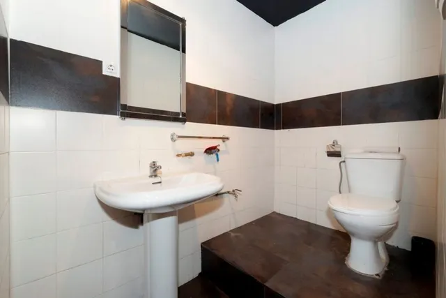 LOCAL EN PUERTA REAL-RECOGIDAS (PLAZA CAMPOVERDE) — 40