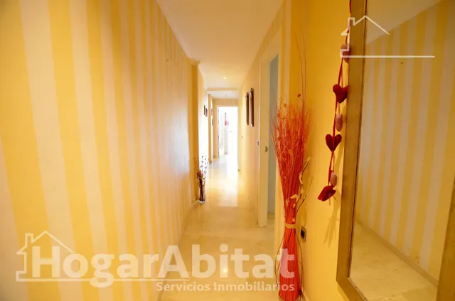 ¡En pleno centro! Impecable, exterior y luminoso con garaje y ascensor, todo amueblado — 27