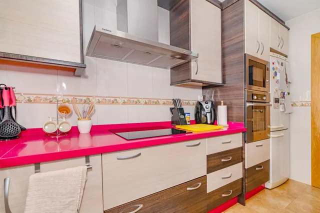 ÁTICO DUPLEX CON NEGOCIO EN PLENO RENDIMIENTO — 17