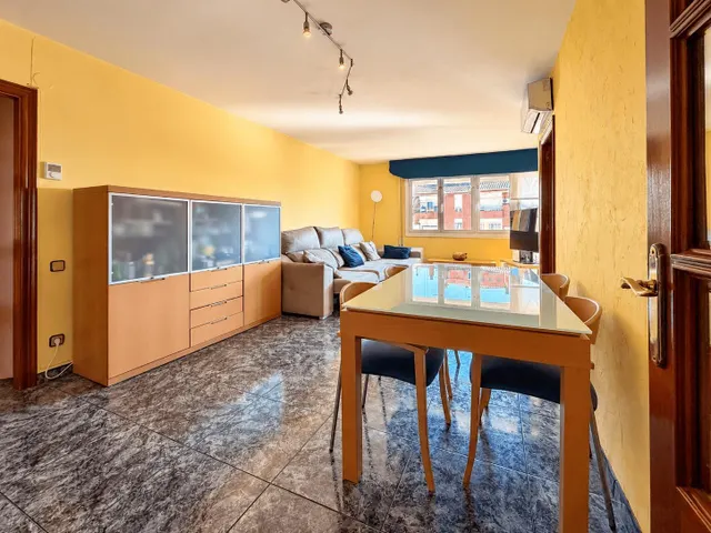 ESTUPENDO PISO EN LA PARADA (PROTECCIÓN OFICIAL) — 11