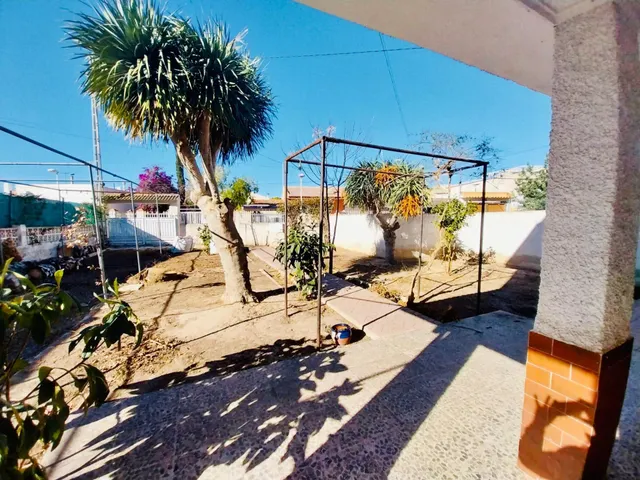 Vivienda con amplia parcela en Costabella — 4