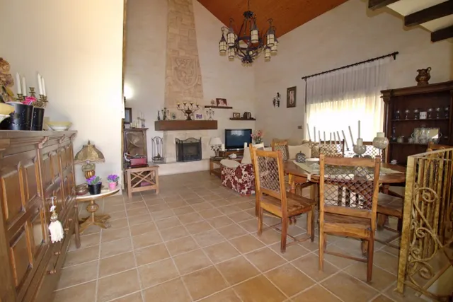 Impresionante Chalet en Valverde — 19