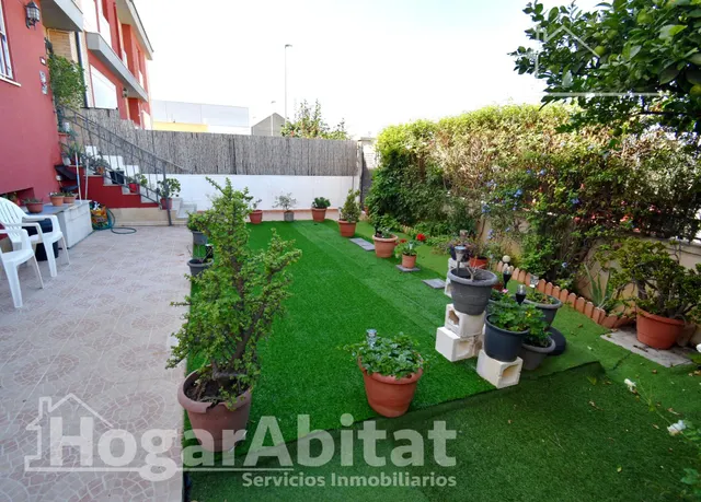 Precioso adosado, amplio y luminoso con garaje, tres terraza - foto 3