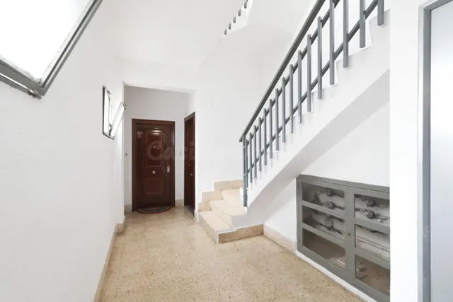 Piso de 114 m2 construidos con 3 habitaciones, balcón y trastero en Sagunto pueblo — 28