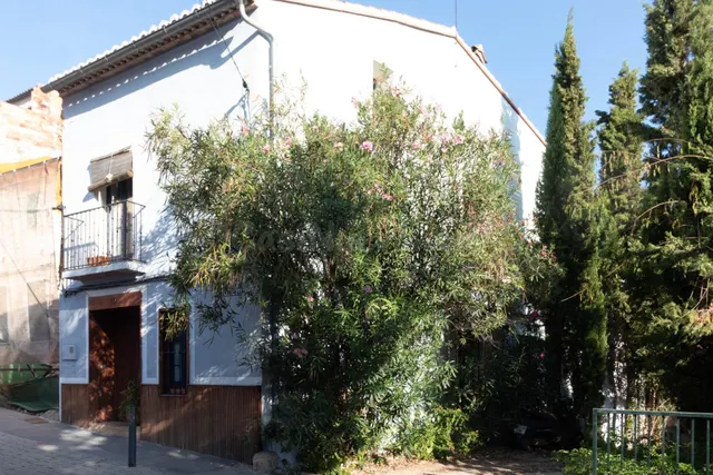 HAY CASAS QUE SE COMPRAN Y OTRAS DE LAS QUE UNO SE ENAMORA A