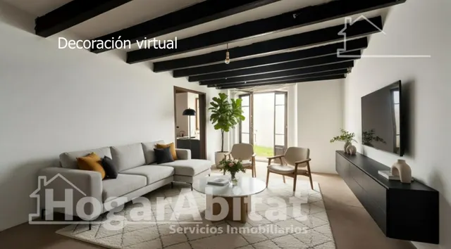 ¡OPORTUNIDAD DE INVERSIÓN! AMPLIA CASA CON TERRAZA EN EL CEN