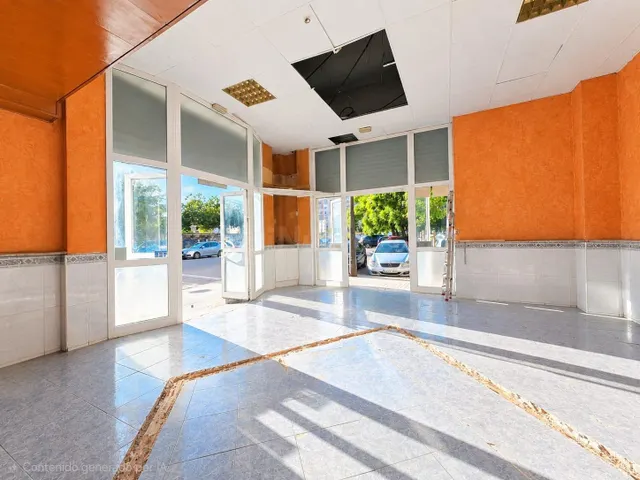 LOCAL COMERCIAL ESQUINERO - foto 2