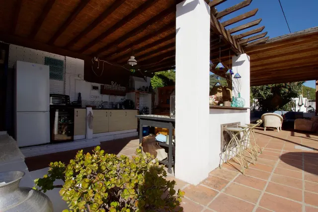 Chalet 4 habitaciones 263m² en venta - Costa del Sol — 46