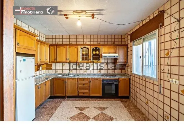Chalet adosado en venta en Calle Alhambra, 33 — 4