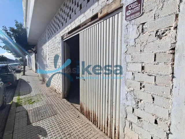 Local junto a la avenida de la estación!!!. - foto 3