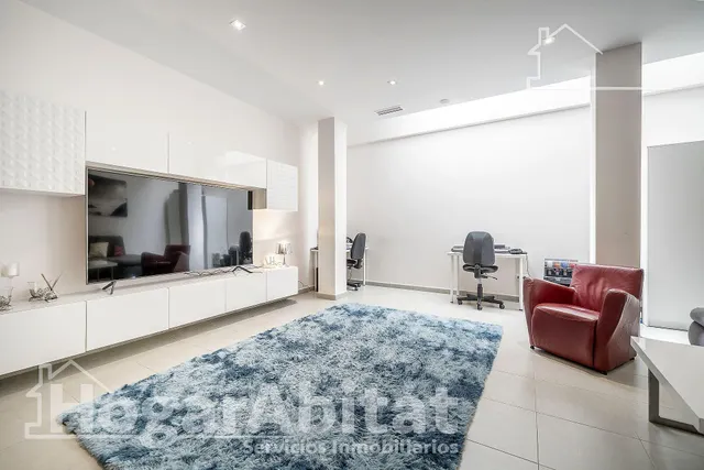 ¡EXTRAORDINARIO CHALET! AMPLIO Y SEMINUEVO CON PISCINA PRIVADA Y TRES TERRAZAS — 8
