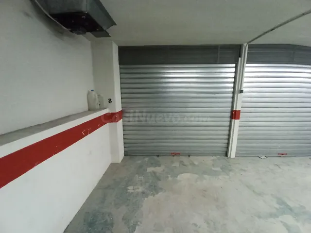 Se vende garaje cerrado en la zona parque Pere Crespi - foto 4