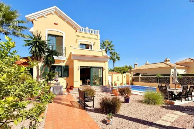 Villa Independiente Orientada al Sur con Vistas al Mar, Pisc - foto 2