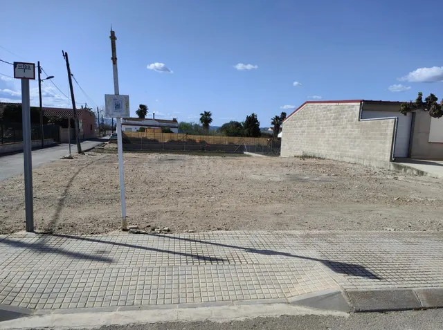 Terreno urbano cerca del mar | Ideal para vivienda o promoci - foto 2