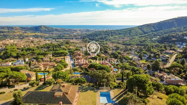 Espectacular casa con con 6.000m2 de parcela e impresionantes vistas al mar — 9