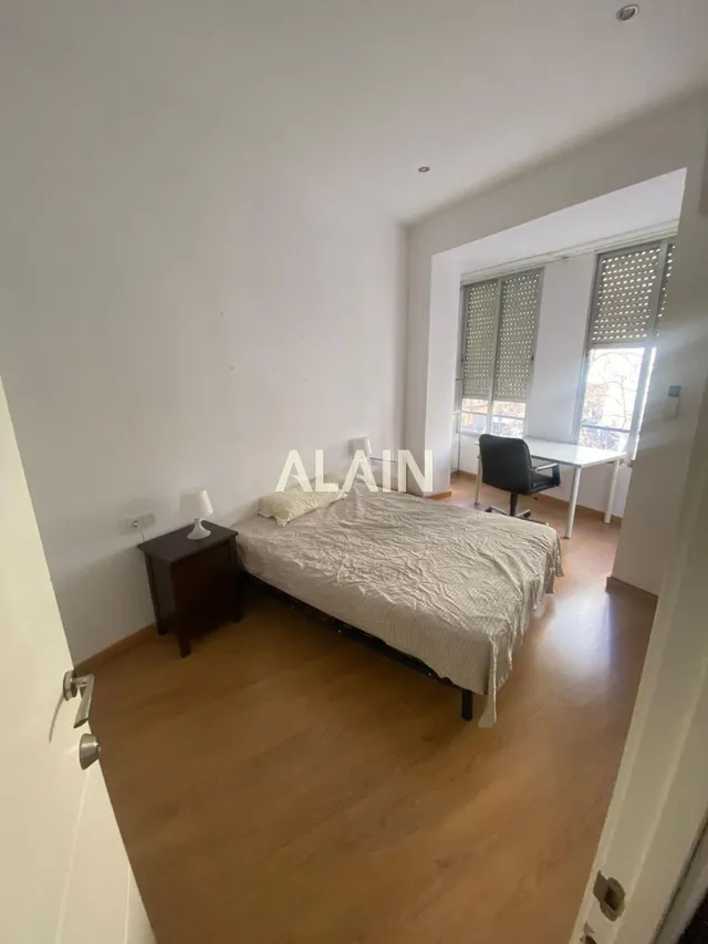 PISO EN EL ENSANCHE DE VALENCIA — 12