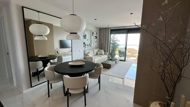 Apartamento de 2 dormitorios listo para entrar a vivir en Playa de Poniente(Benidorm) — 2