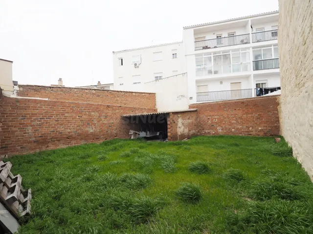 Oportunidad de Inversión en Tomelloso: Solar en el Centro