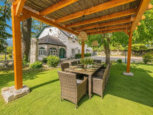 UNA CASA PRECIOSA CON CARÁCTER ÚNICO EN EL BOALO - foto 4