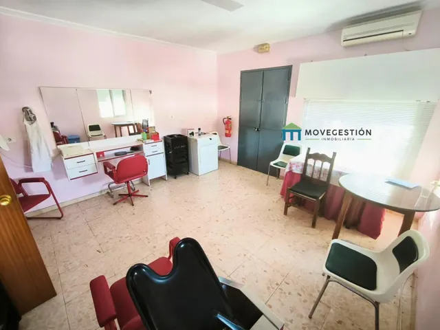 VENTA DE CASA CON LOCAL COMERCIAL — 7