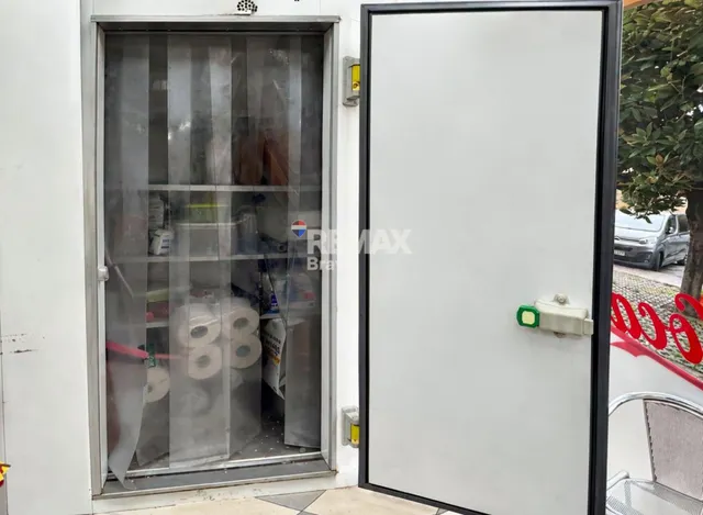 Oportunidad Única: Local comercial. Rostisseria equipada en Venta en Flaçà, Girona. A un paso de la Estación de Tren. — 31