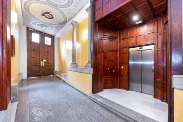 LOCAL EN VENTA JUNTO PLAZA ISABEL LA CATÓLICA — 4