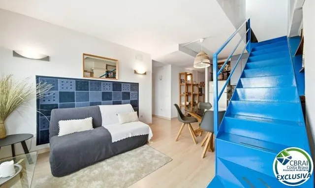 Ático de 61 m2, con 60 m2 de terraza-solarium, LICENCIA TURISTICA. — 33