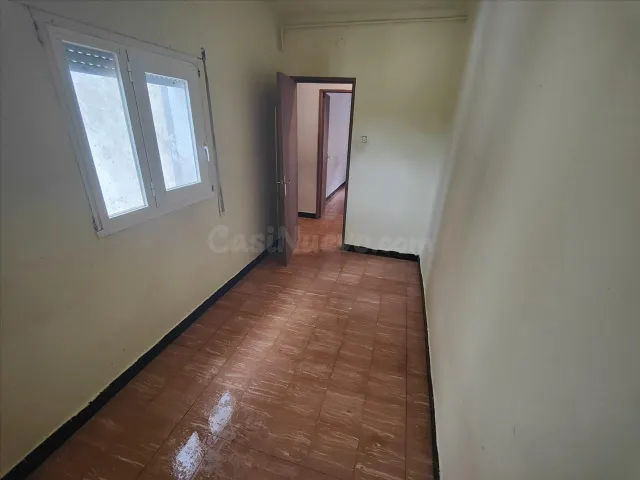 PISO A REFORMAR DE 3 DORMITORIOS, BALCÓN, PLANTA 3 SIN ASCEN - foto 2