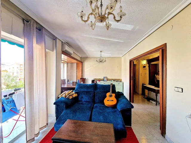 Apartamento de 2 dormitorios con balcón en el centro de Águi - foto 3