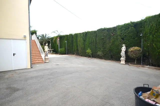 SE VENDE MAGNIFICA VILLA EN LA NUCIA — 47