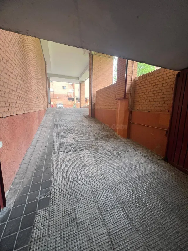 ¡Oportunidad única! Se vende plaza de garaje y de fácil mani - foto 5