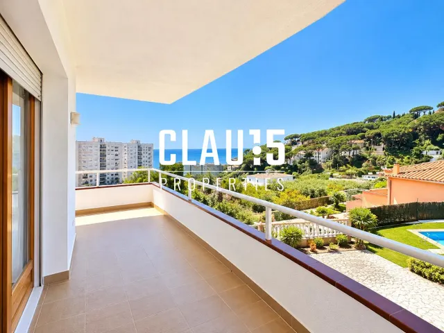 Casa independiente en venta con piscina privada y espectaculares vistas al mar en Sant Pol de Mar — 14