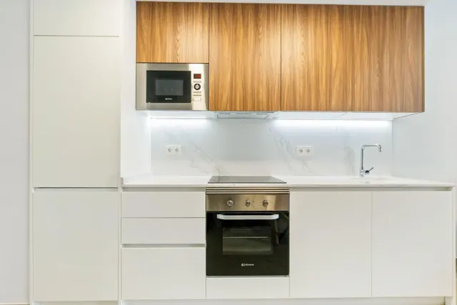Apartamento céntrico construido en 2024 (aprox. 71 m2 - 3.ª planta) con piscina en la azotea, a solo 250 m de Piscinas Naturales/Playa del Cura, ¡y con licencia turística! — 17