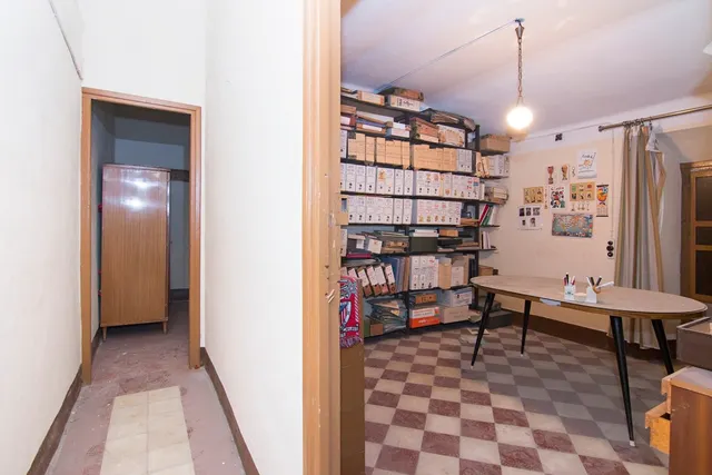 Escpecatcular Casa- Edficicio en el Centro de Baza — 42