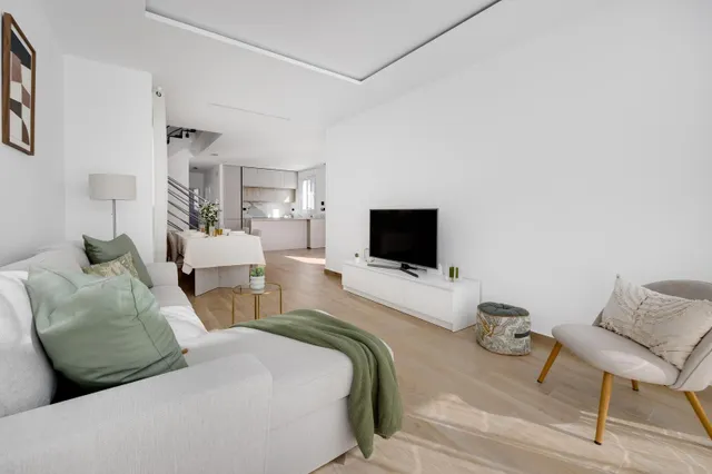 Villa moderna de 3 dormitorios con piscina privada en Aguas Nuevas, Torrevieja — 18