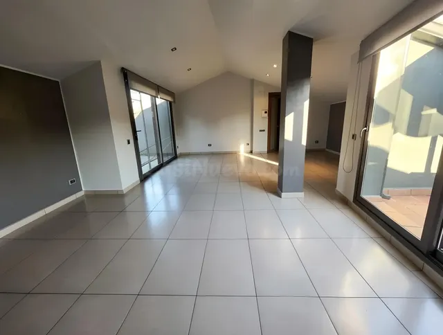 SANT CELONI (CENTRO): GRAN PISO DUPLEX INVERTIDO CON GRANDES