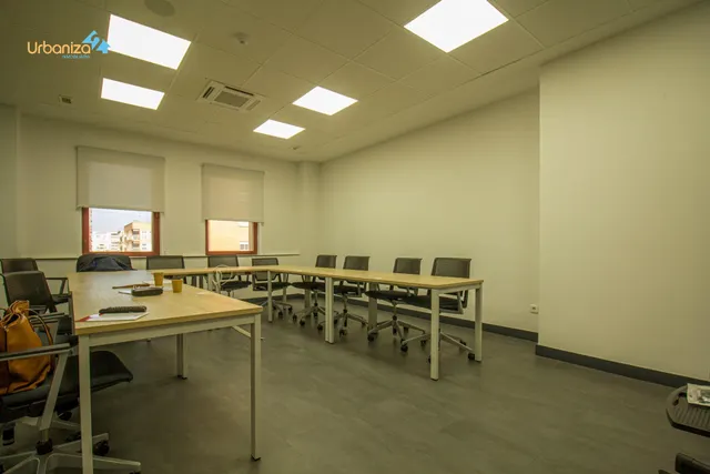 OFICINA DIAFANA EN EL CENTRO DE BADAJOZ — 19