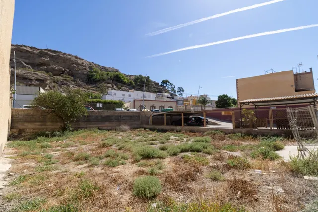 TERRENO URBANO EN RIOJA — 15