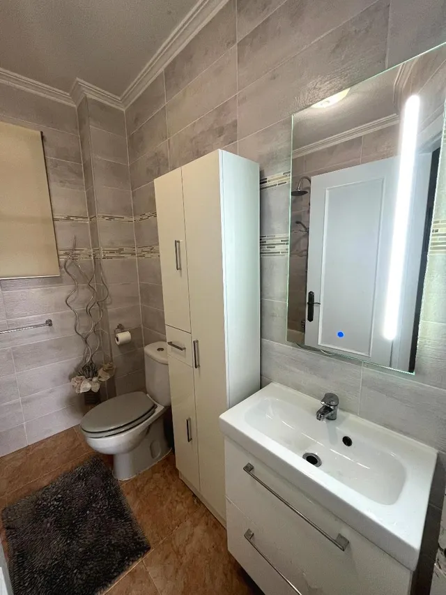 Villa independiente totalmente renovada con apartamento independiente y piscina en La Zenia!!! — 34