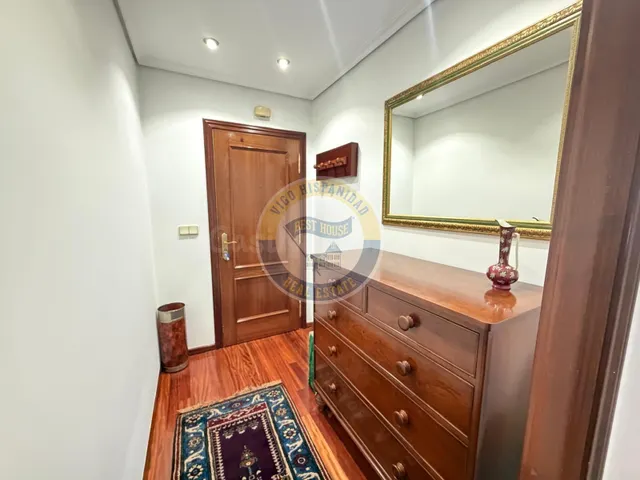 PISO EXTERIOR, ALTO Y LUMINOSO EN PLAZA DE AMÉRICA – VIGO - foto 4