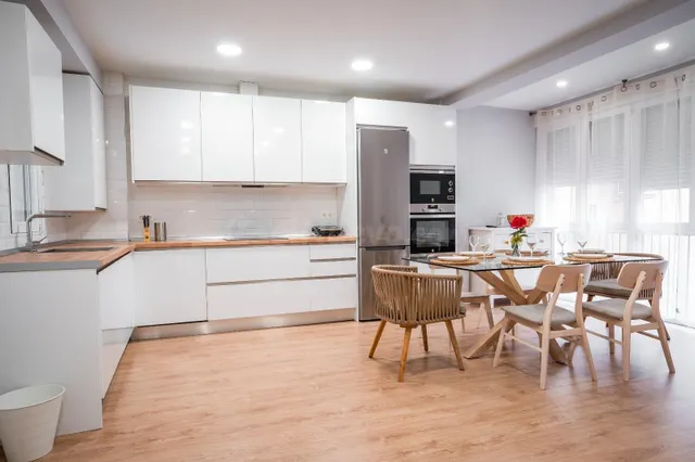 ALQUILER POR habitaciones EN PISO DE TRES DORMITORIOS, TOTAL - foto 4