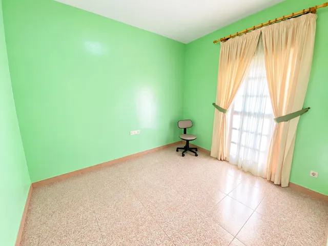 Amplio piso de 4 dormitorios con terraza en Calle San Antonio – Alcalá de los Gazules — 17