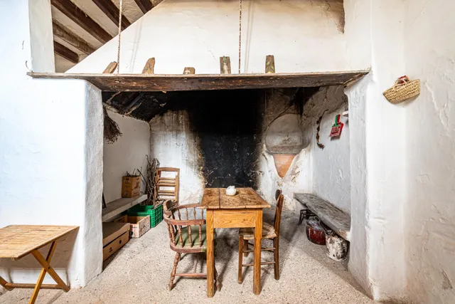 Casa Rústica del Siglo XVIII con 46 hectáreas de terreno, en la cima de una montaña en Manacor — 25