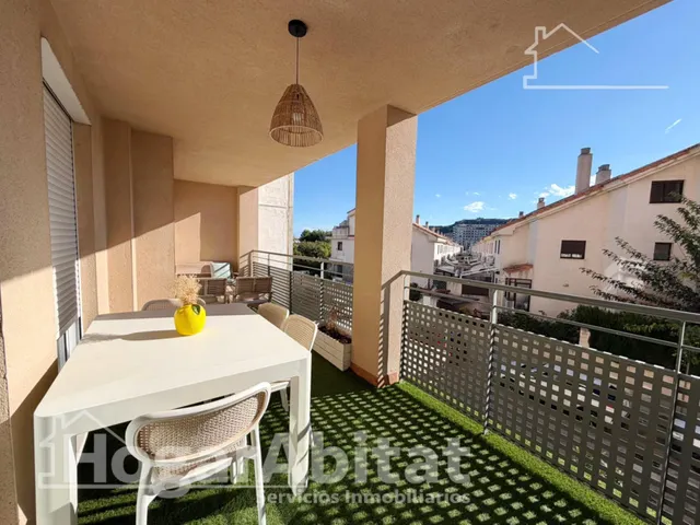 Excelente ubicación y reforma integral en este luminoso piso exterior con terraza, garaje y piscina comunitaria — 15