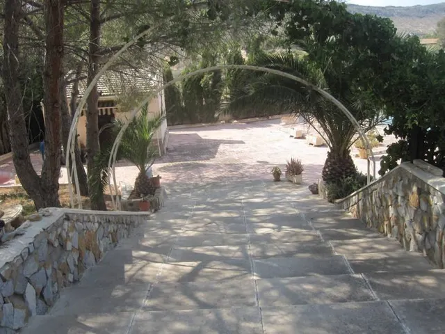 CHALET EN LAS SALINETAS CERCA DEL CLOT DE LA SAL