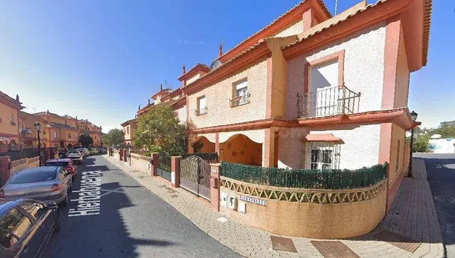 SE VENDE piso OKUPA en C CL ALBAHACA,3 Esc:E Pl:0 Pt:121 Lep - foto 2