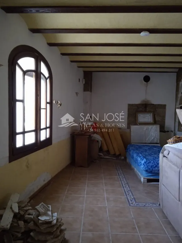 VENTA DE CASA EN UNA BONITA ZONA DE CREVILLENTE — 6