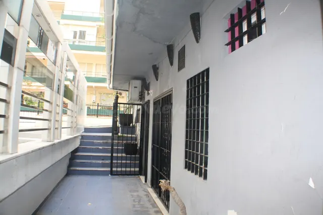 Local comercial 1 habitación 83m² en venta - Marbella