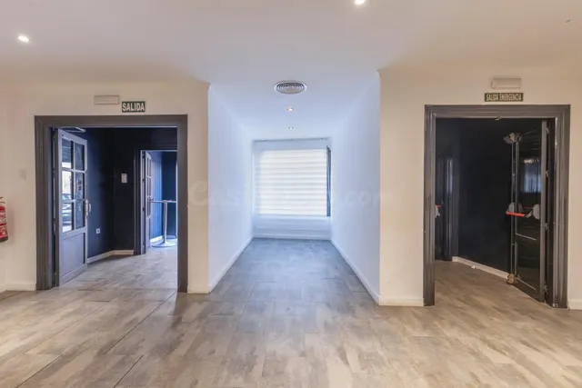 Local comercial 300m² en venta - Correos - foto 5